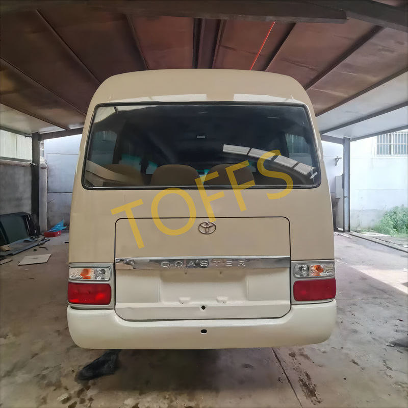 Middelgebruikte minibus Toyota Coaster 4x4 30 zitplaatsen voor stedelijk vervoer