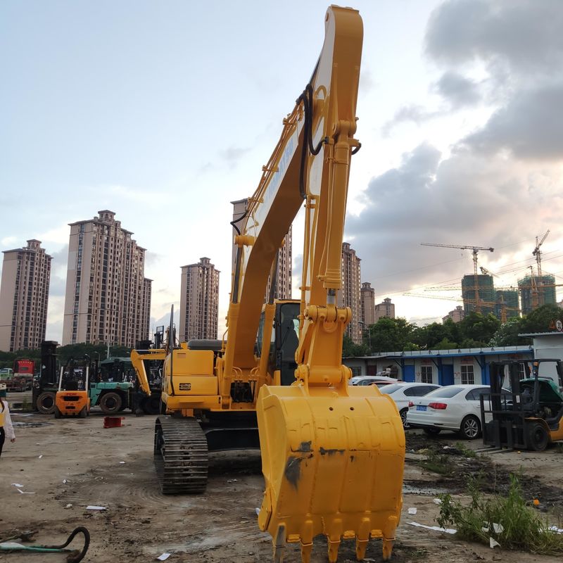 Gebruikte Komatsu graafmachine PC200-7 tweedehands 20 ton middelgrote graafmachine