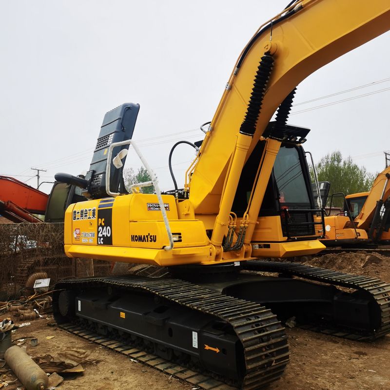 Gebruikte Komatsu graafmachine PC240LC tweedehands 24 ton middelgrote graafmachine