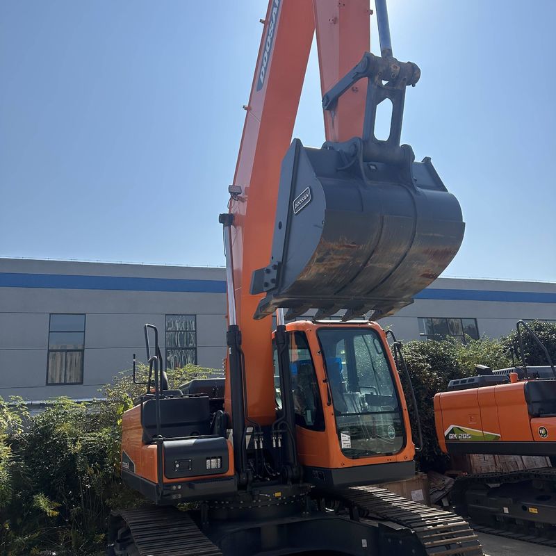 Gebruikte Doosan Digger DX215-9ACE tweedehands 21,5t middelgrote type kruipergraver