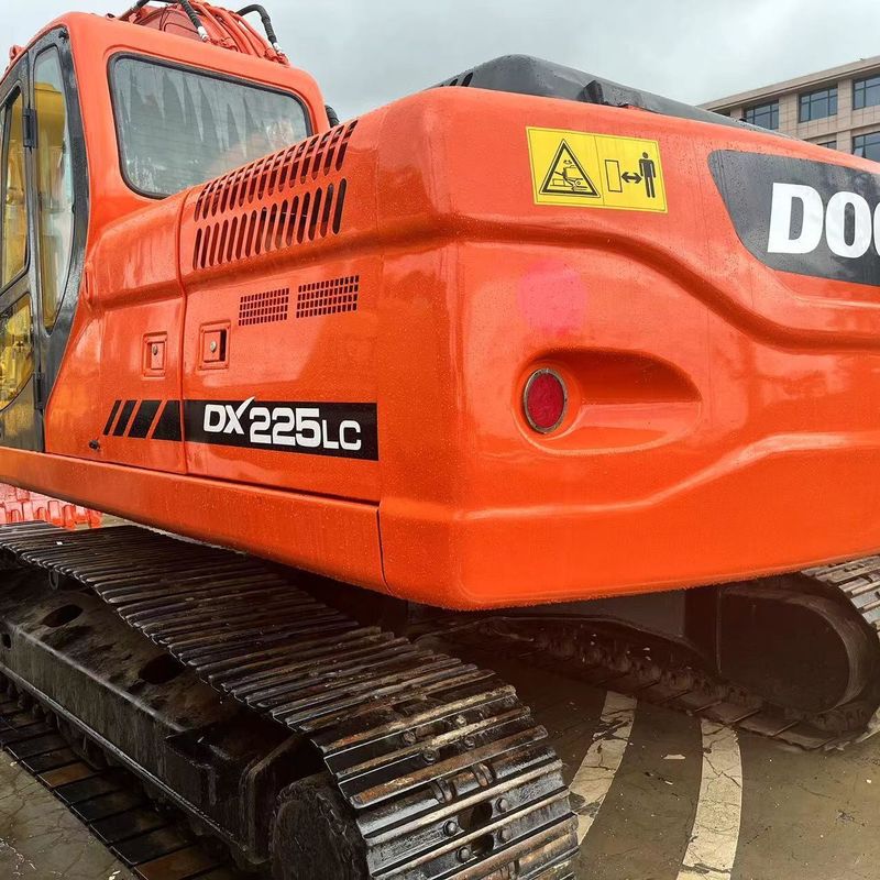 Gebruikte Doosan Digger DX225LC tweedehands 22,5 ton middelgrote graafmachine
