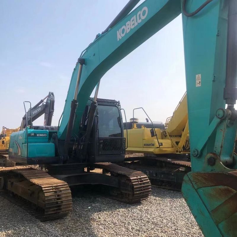 Gebruikte Kobelco Digger SK260 tweedehands graafmachine met kruiper van middelgrote grootte van 26 ton