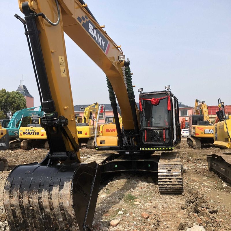 Gebruikte SANY Digger SY215C tweedehands 21.5 op middelgrote graafmachine