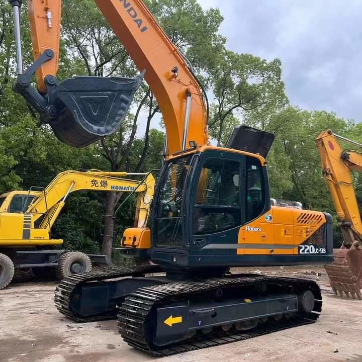 Tweedehands Hyundai Digger R220-9S Gebruikte 22 ton middelgrote graafmachine