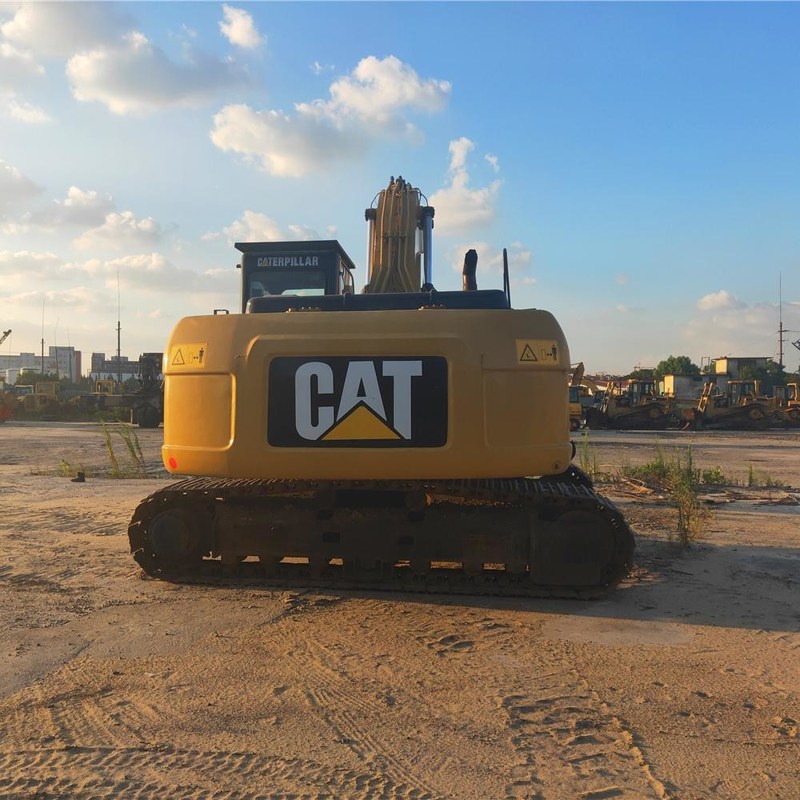 25 ton gebruikte graafmachine CAT 325D Crawler Digger 140kw 1,4m3 emmercapaciteit