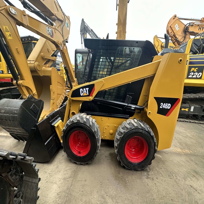 CAT 246D Gebruikte skid steer loader apparatuur 4,5 ton originele 53..6 kW