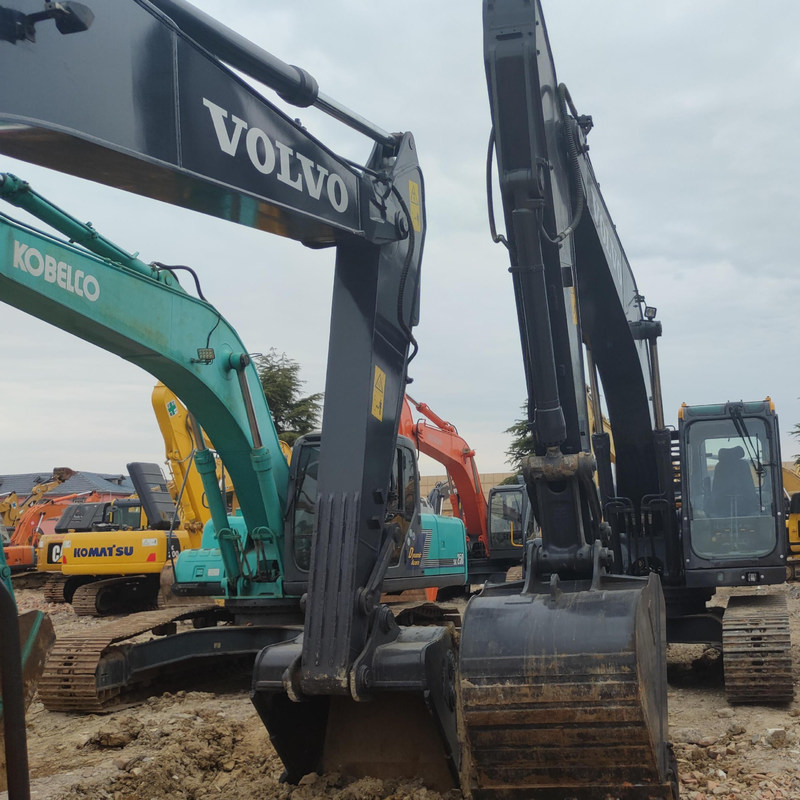 Originele gebruikte graafmachine Hydraulische VOL EC210B 20 ton Crawler Digger 107kwn met 1,25m3 emmer