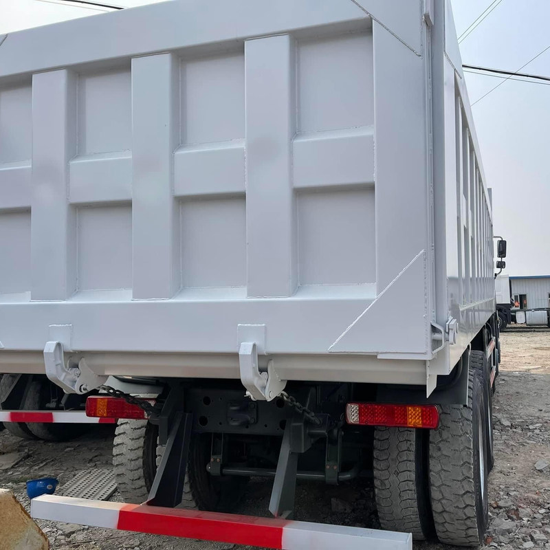 Teruggenomen Howo 375 Sinotruk Howo 8x4 Dump Truck Kipper 40T handgeschakeld diesel