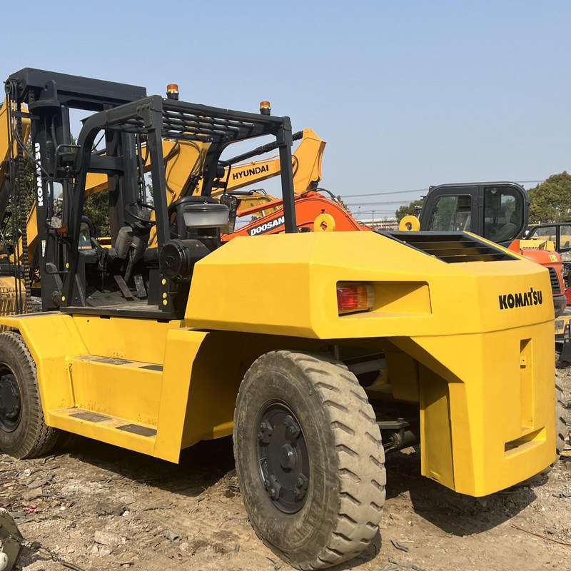 AC-aandrijving Gebruikte vorklift Komatsu FD150 15 Ton 122kW Maximale hefhoogte 3m