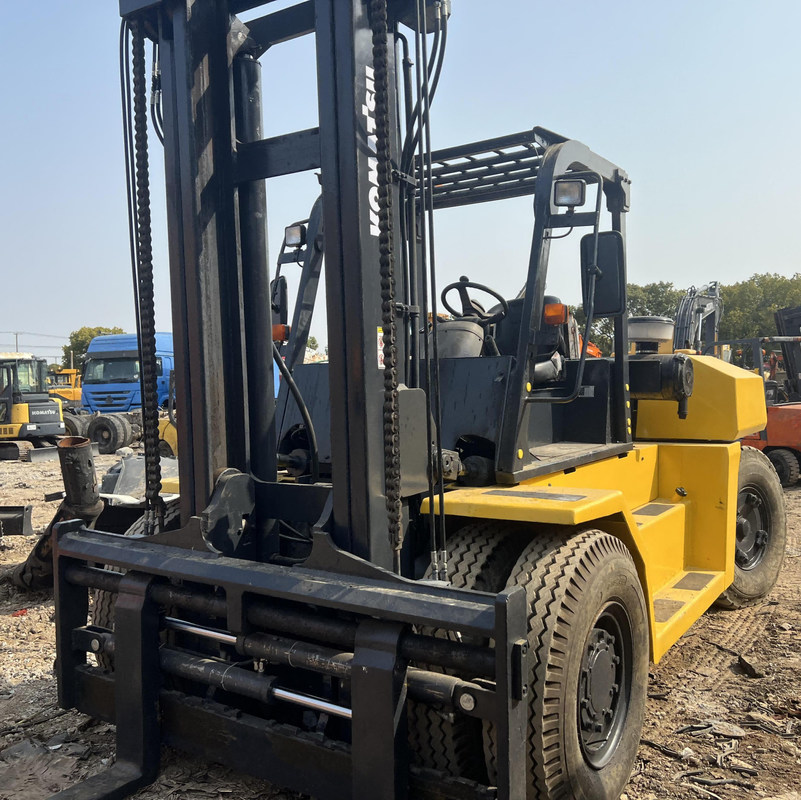 AC-aandrijving Gebruikte vorklift Komatsu FD150 15 Ton 122kW Maximale hefhoogte 3m