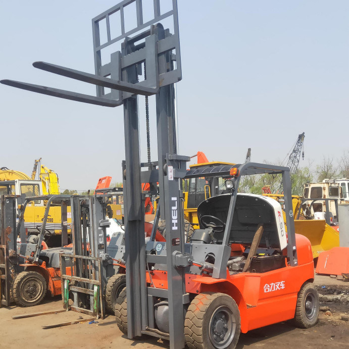 Tweedehands K50 Heli 5 ton vorklift driepoot lift voor magazijn Maximale hefhoogte 3m
