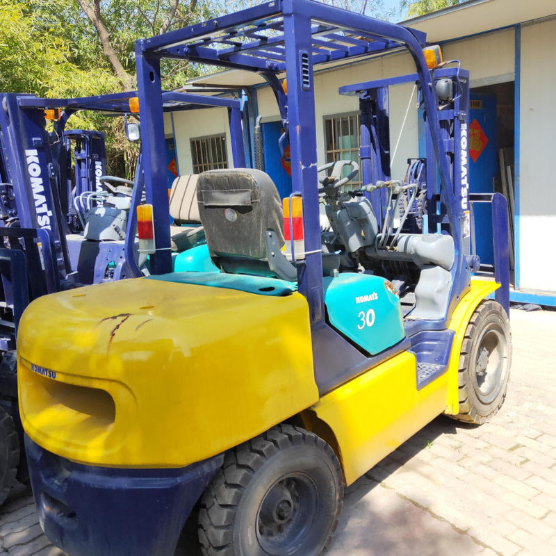 Komatsu FD30 Gebruikte vorkheftruck Twee-stappen materiaalverwerkingsapparatuur 3 ton