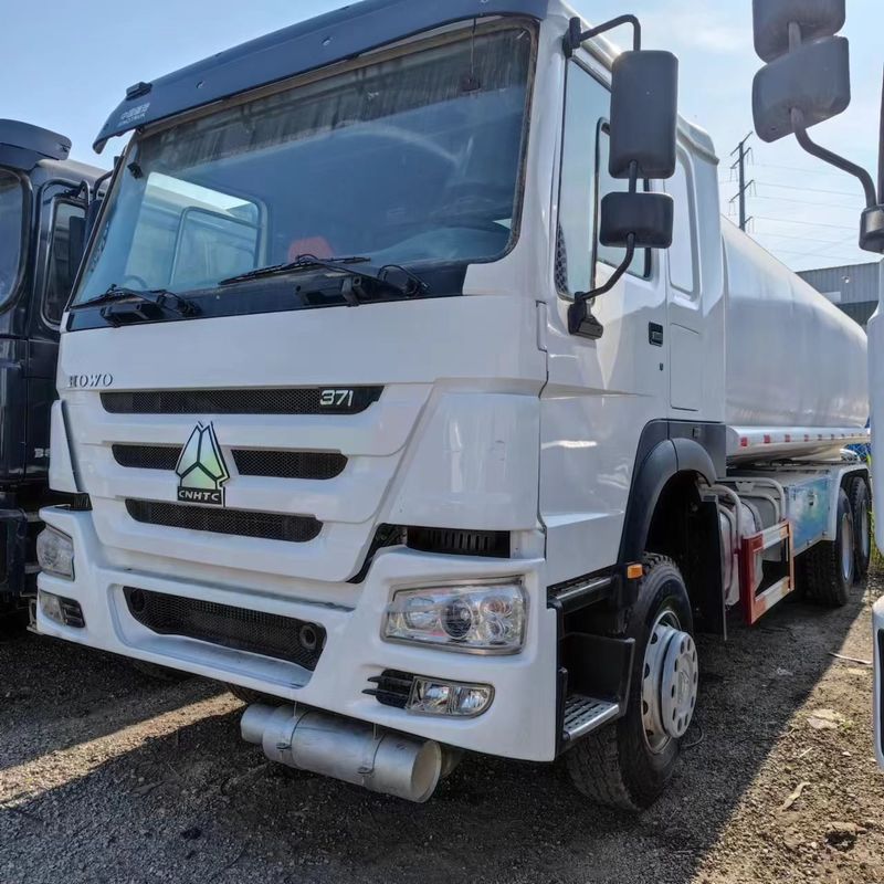 Sinotruk Howo 371 Olie Truck Tanker 2000L 8x4 Tweedehands voor brandstoflevering