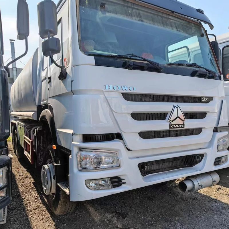 Sinotruk Howo 371 Olie Truck Tanker 2000L 8x4 Tweedehands voor brandstoflevering