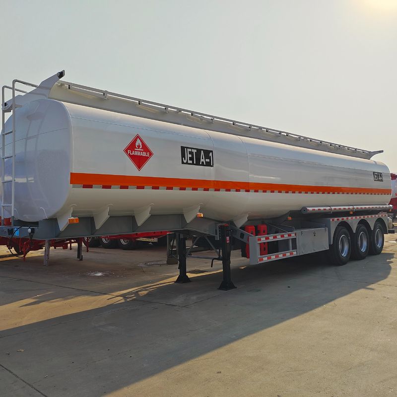 3 Assen Semi-trailer Oude tanktruck voor het vervoer van olie-brandstof 10000L