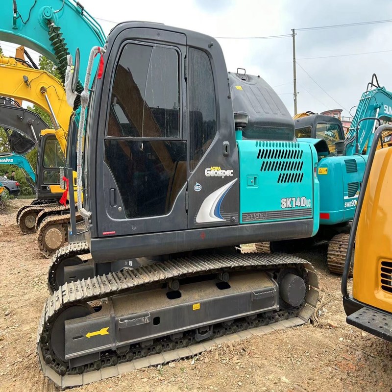 Gebruikte Kobelco Digger SK140 Tweedehands 14ton Kleine Type Crawler Graafmachine 74kw