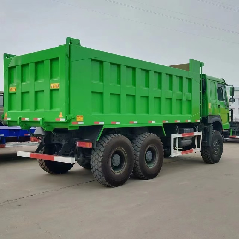 Gebruikte dumptruck Howo 371hp Sinotruk Howo 6x6 Tipper 6 Wheeler handmatige diesel