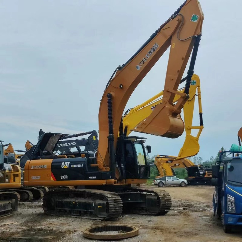 Grote gebruikte graafmachine CAT 330D2 30 ton Crawler Digger 156kw met 1,54m3 emmer