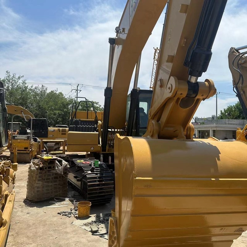 Gebruikte graafmachine CAT 330GC 30 ton Crawler Digger 151kw met 1,6m3 emmer