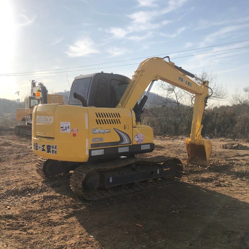 Gebruikte Kobelco Digger SK75 tweedehands mini-graafmachine voor kleinschalige werken