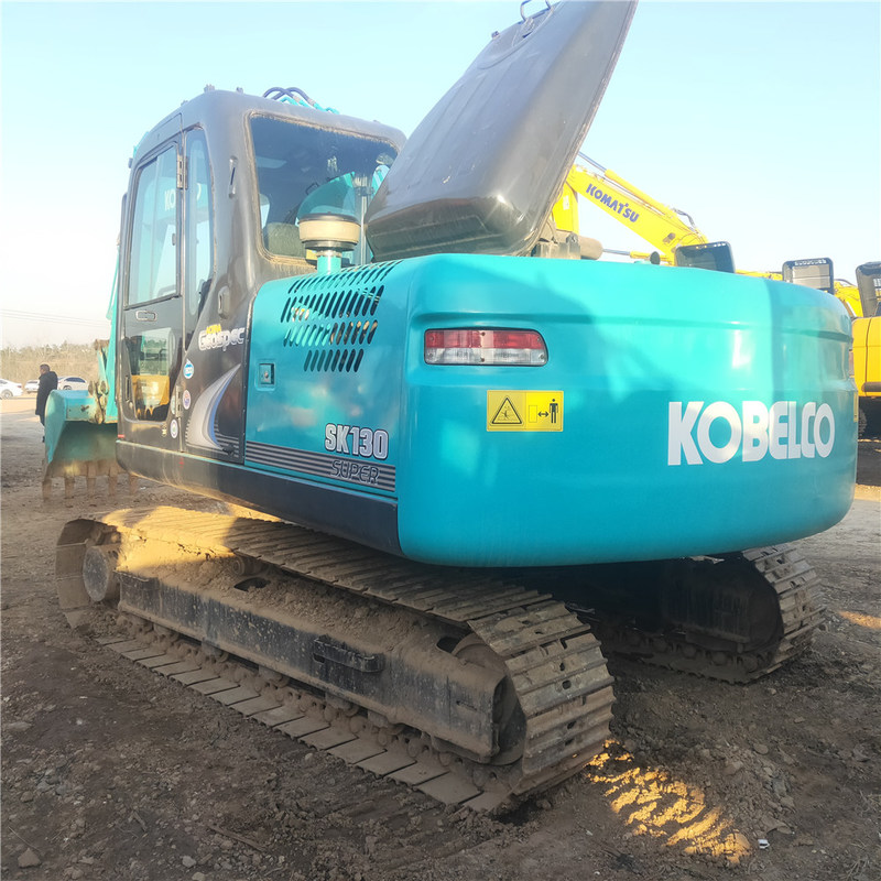 Gebruikte Kobelco Digger SK130 tweedehands 13ton kleine type Crawler graafmachine 74kw