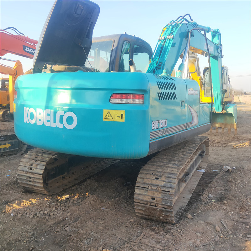 Gebruikte Kobelco Digger SK130 tweedehands 13ton kleine type Crawler graafmachine 74kw