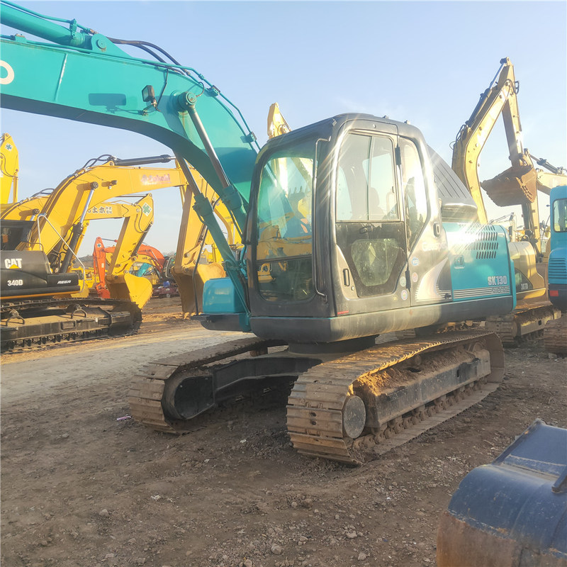 Gebruikte Kobelco Digger SK130 tweedehands 13ton kleine type Crawler graafmachine 74kw