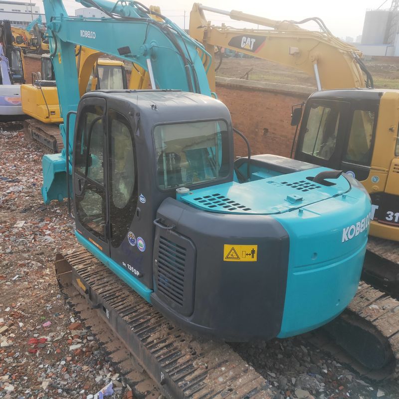 Gebruikte Kobelco Digger SK135 tweedehands 13,5 ton middelgrote type kruipergraver