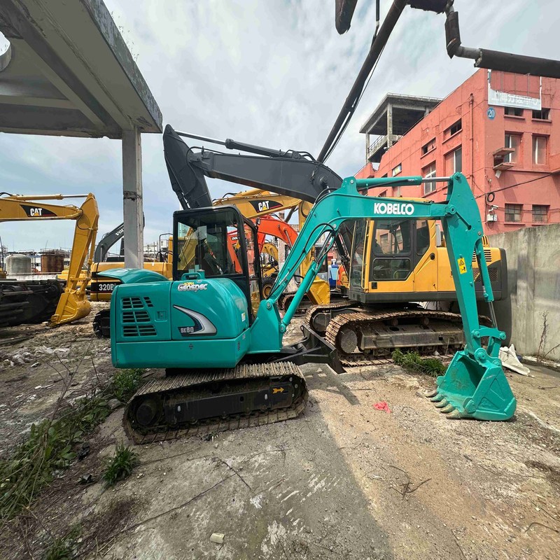 Gebruikte Kobelco Digger SK60 Tweedehands 6ton klein type mini-rupsgraafmachine 35,5 kW