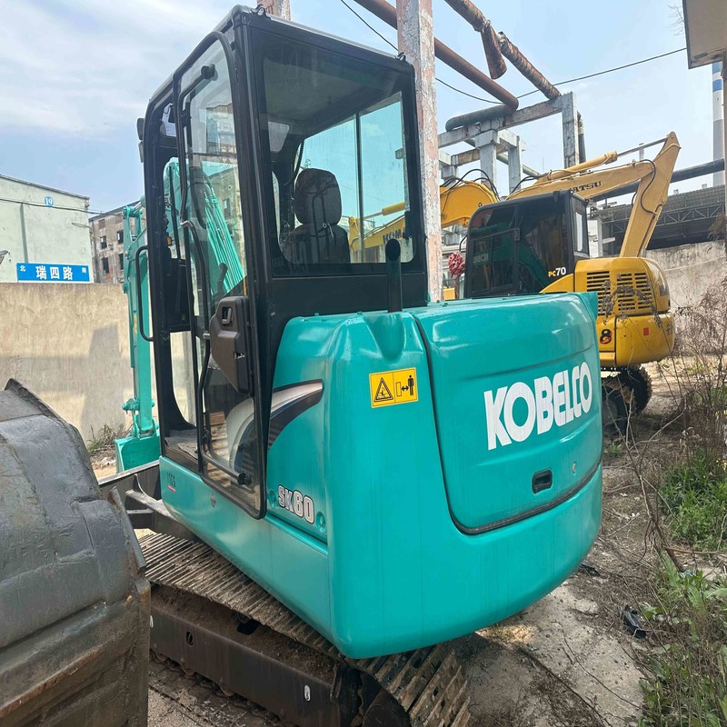 Gebruikte Kobelco Digger SK60 Tweedehands 6ton klein type mini-rupsgraafmachine 35,5 kW