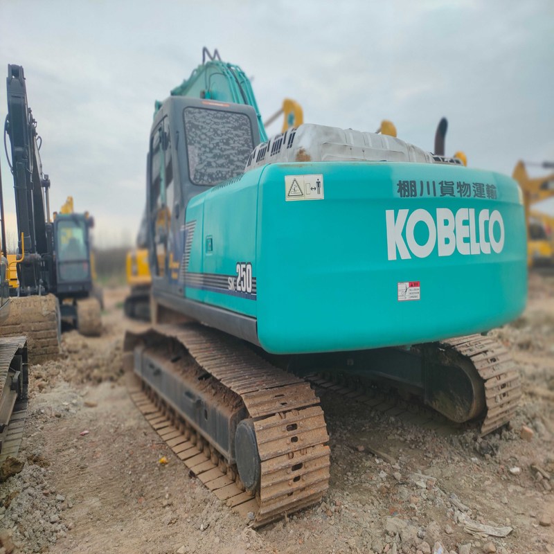 Gebruikte Kobelco Digger SK250-8 Tweedehands 25ton Middelgrote Crawler Excavator 131kw