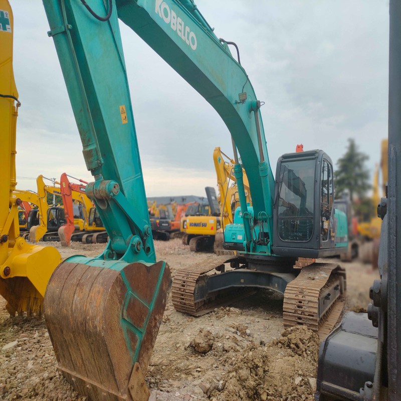 Gebruikte Kobelco Digger SK250-8 Tweedehands 25ton Middelgrote Crawler Excavator 131kw