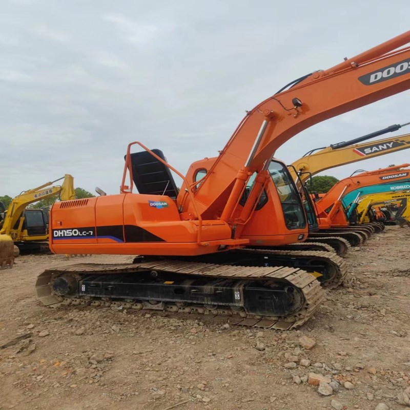 Gebruikte Doosan Digger DX150LC tweedehands 15ton medium type Crawler Excavator 74kw