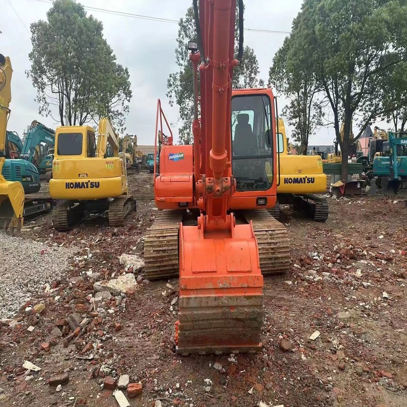 Gebruikte Doosan Digger DX150LC tweedehands 15ton medium type Crawler Excavator 74kw