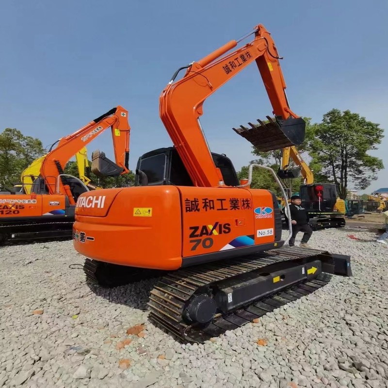 Gebruikte mini graafmachine Hitachi ZX70 tweedehands 7t originele Crawler Tracked Digger 39kw