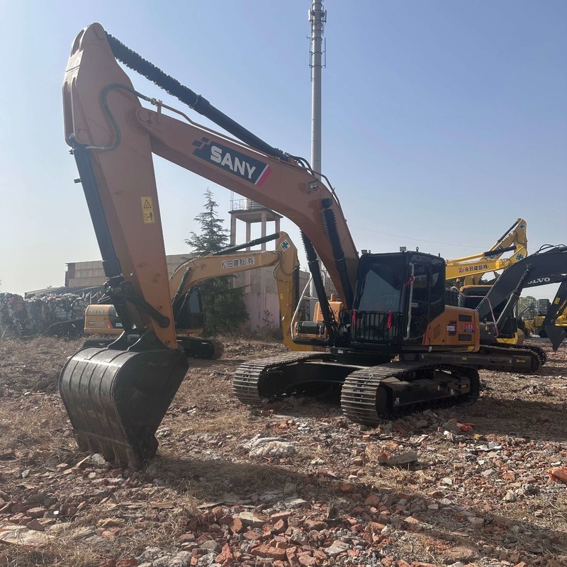 Gebruikte SANY Digger SY235C Tweedehands 23.5on middelgroot type rupsgraafmachine 128.5kw
