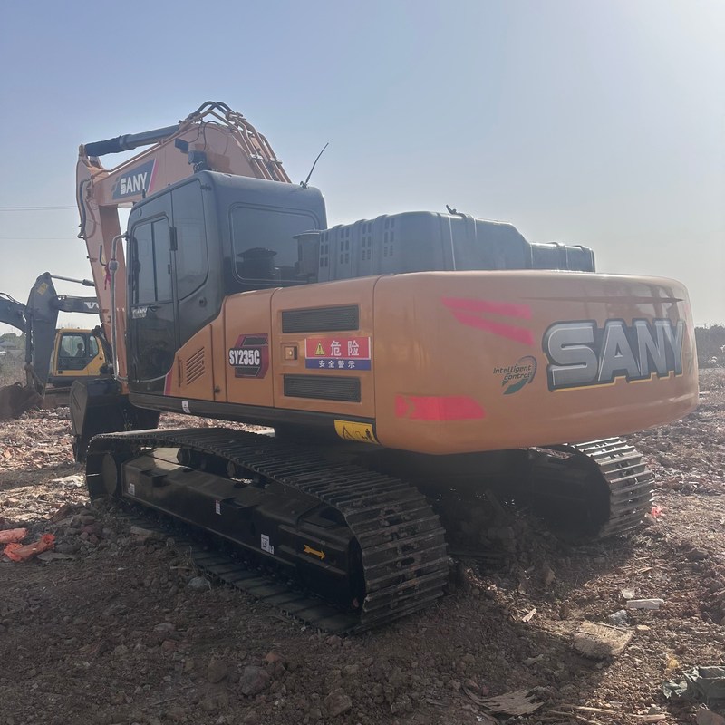 Gebruikte SANY Digger SY235C Tweedehands 23.5on middelgroot type rupsgraafmachine 128.5kw