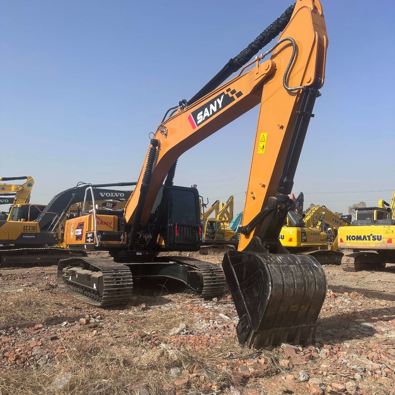 Gebruikte SANY Digger SY235C Tweedehands 23.5on middelgroot type rupsgraafmachine 128.5kw