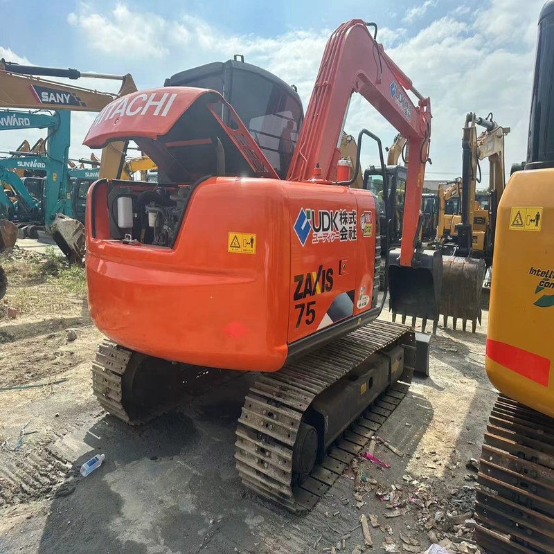 Hitachi ZX75 Gebruikte graafmachine Hydraulisch 7 ton Middengrootte 40.3kw met 0.33m3 emmer