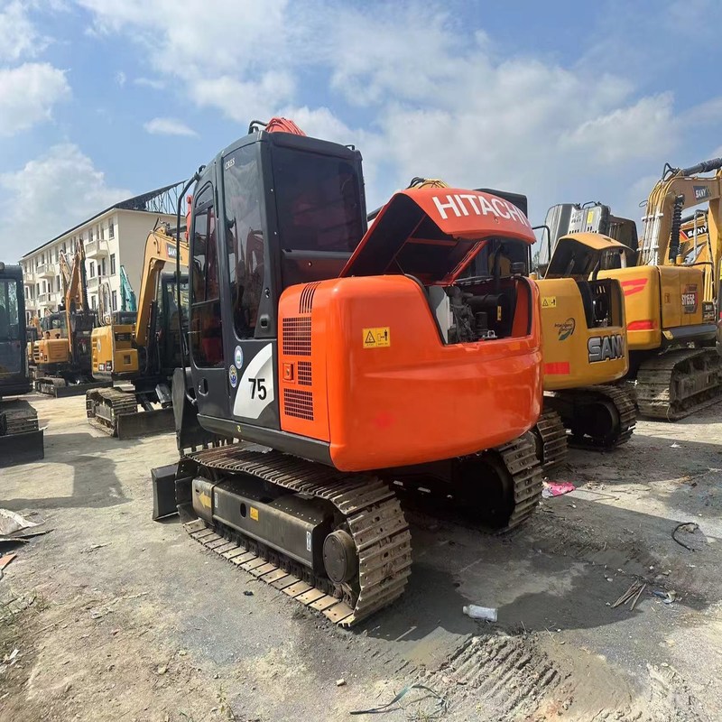 Hitachi ZX75 Gebruikte graafmachine Hydraulisch 7 ton Middengrootte 40.3kw met 0.33m3 emmer