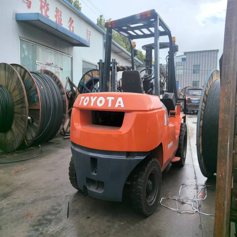 Tweedehands FD50 Toyota Diesel Vorklift Dealer 5 Ton Maximale hefhoogte 4,5 m