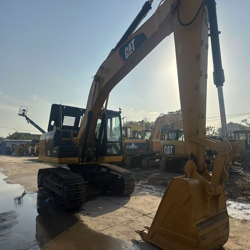 25 ton Gebruikte graafmachine CAT 325D Crawler Digger 140kw met 1.4m3 emmer