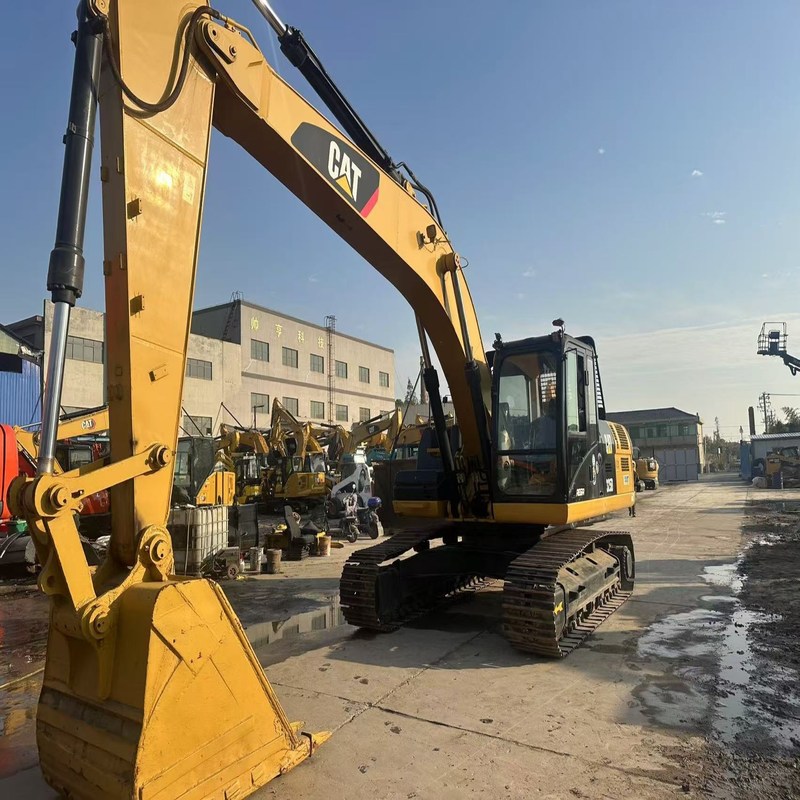 25 ton Gebruikte graafmachine CAT 325D Crawler Digger 140kw met 1.4m3 emmer