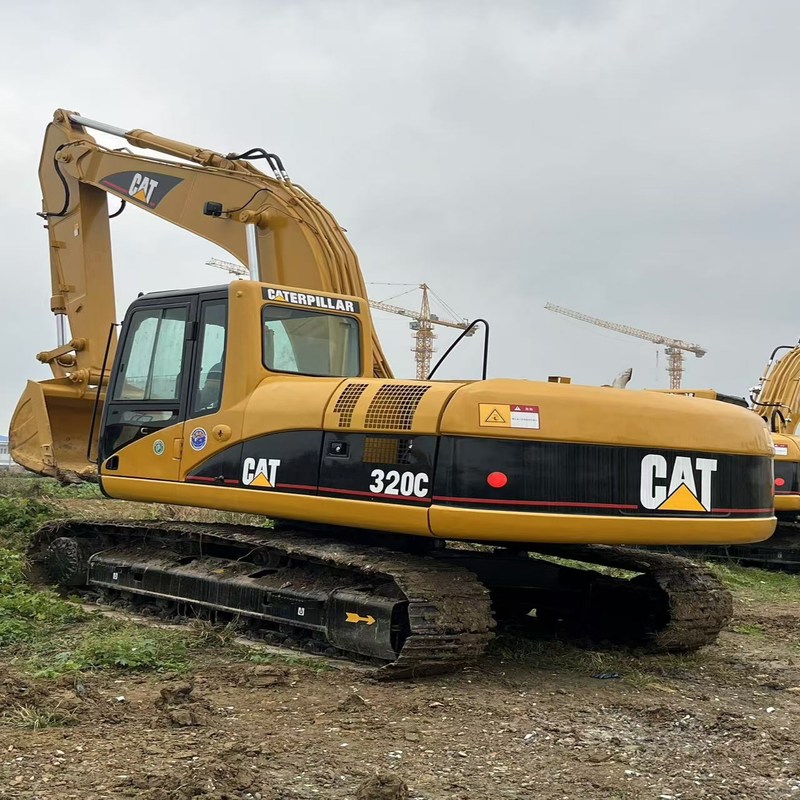 Gebruikte graafmachine CAT 320C Tweedehands 20ton Crawler Digger 110kw met 0,8m3 emmer